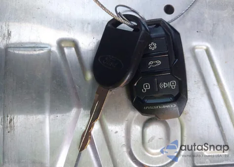 2007 Ford F-150 Fx4/Lariat/Xlt from USA, damaged, VIN 1FTPW14V67KB11806